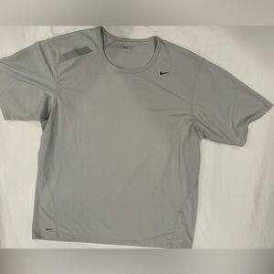 Nike Light Gray Men's Short Sleeve Tee